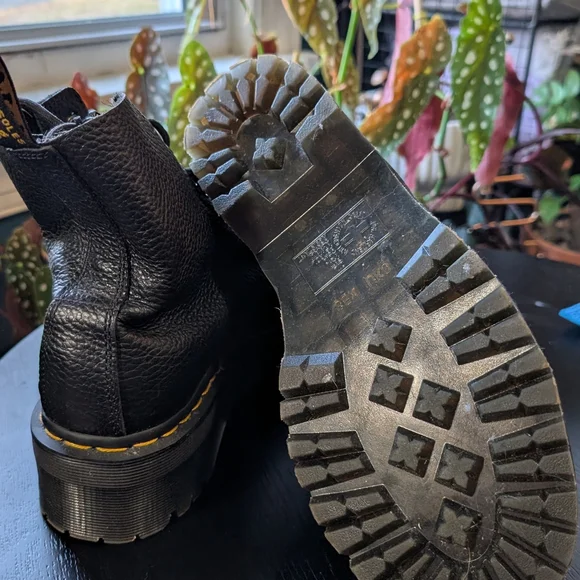 Dr. Martens Sinclair Boots Size 10 - Picture 4 of 5